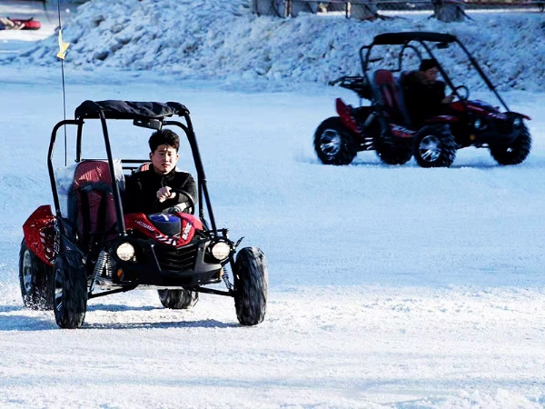 雪地摩托卡丁車